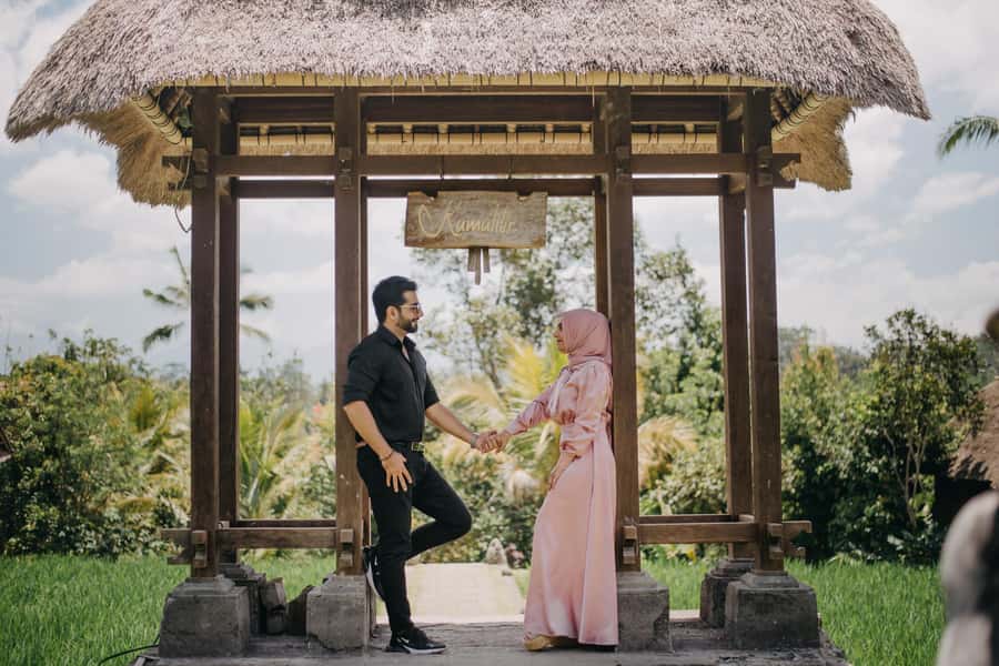 Private Ubud Tour With Professional Photographer with Edit - Happy Swing Bali for couples: two hours that can feel long, in a good way