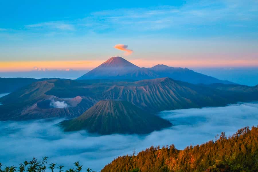 Probolinggo: Dawn Journey to Mount Ijen Sunrise Expedition - Seruni Point sunrise: the payoff stop