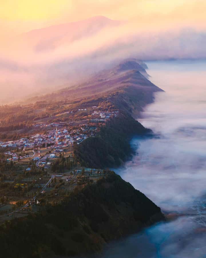 Probolinggo: Dawn Journey to Mount Ijen Sunrise Expedition - The crater viewpoint and the walk you cannot skip