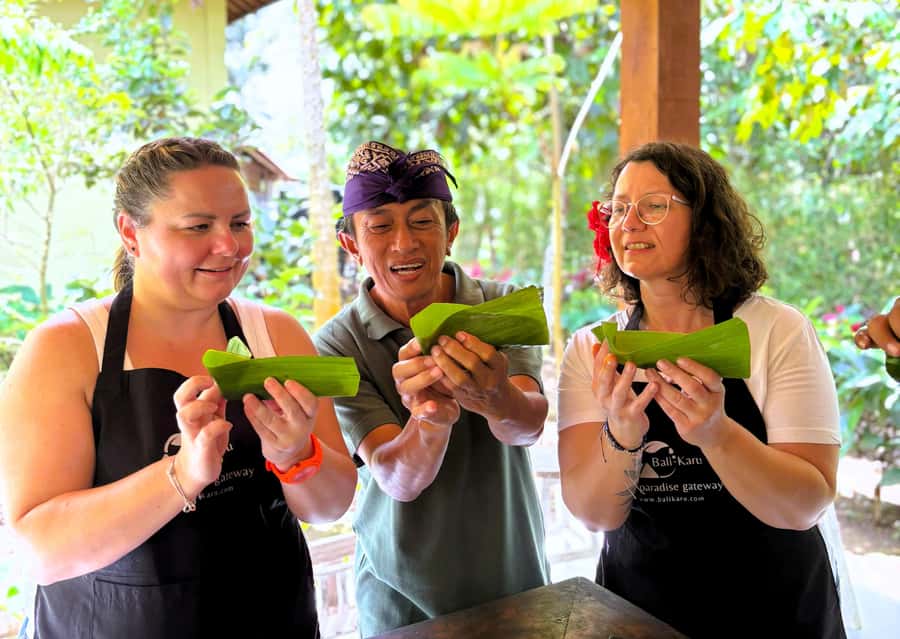 Pure Bali Village Experience Cooking & Jamu Class, Transfer - Paon Bali kitchen time: paste, chili condiments, steamed chicken