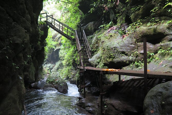 Quad or Buggy Tour with Canyon Tubing Adventure in Bali - Lunch That Works: Hot Buffet, Refreshments, and a Vegetarian Option