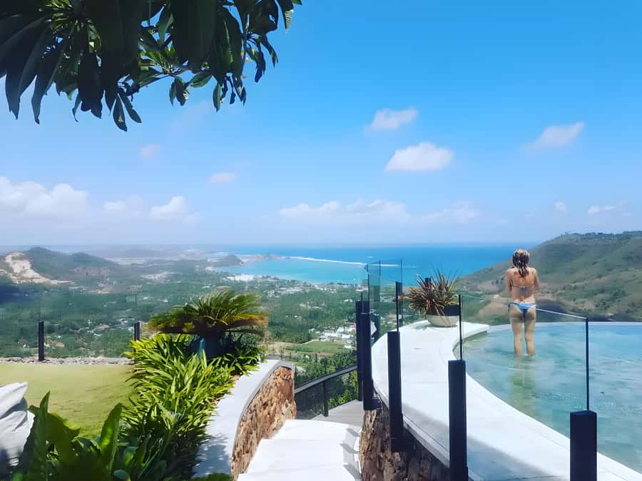 Sade Village, Kuta Lombok, and South Coasts: Private Tour - Sade Village, Sasak culture, and the reality of tourist trade