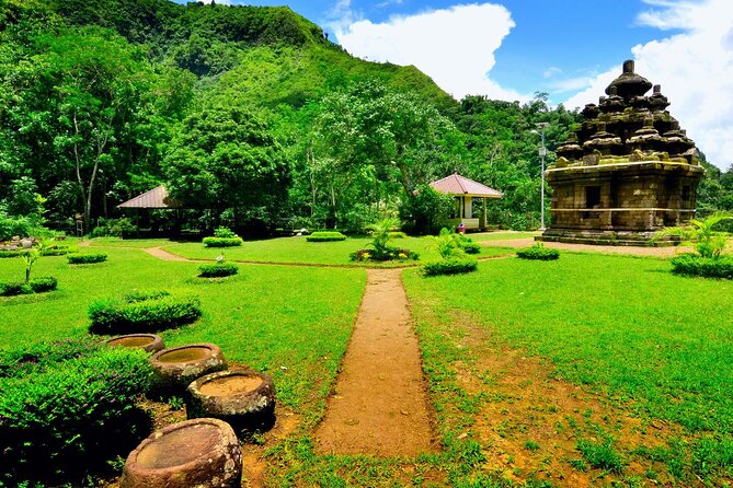 Selogriyo Temple and Trekking Java Rice Terraces, hidden waterfall -Nature Java - Getting there from your Yogyakarta hotel without wasting the day