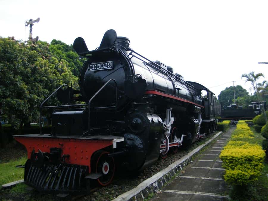 SEMARANG TOURS : GEDONGSONGO TEMPLE/TRAIN MUSEUM AMBARAWA - Ambarawa Railway Museum: steam engines and Indonesia’s rail story in motion
