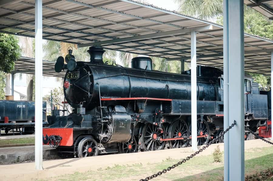 SEMARANG TOURS : GEDONGSONGO TEMPLE/TRAIN MUSEUM AMBARAWA - The Banaran coffee plantation stop, and what it usually feels like