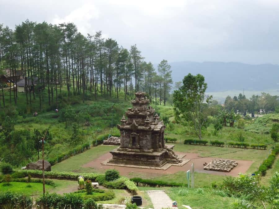 SEMARANG TOURS : GEDONGSONGO TEMPLE/TRAIN MUSEUM AMBARAWA - Gedong Songo temples: five groups, nine temples, and real walking time
