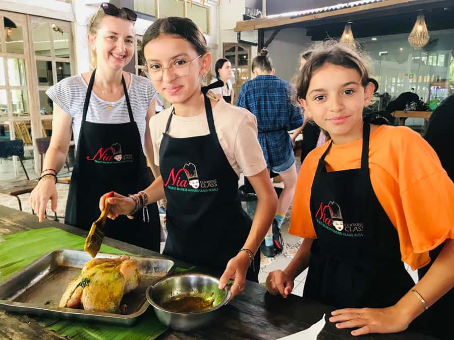 Seminyak: Balinese Cooking Class & Market Tour - Seminyak Market and Cooking Class, the parts that make it work