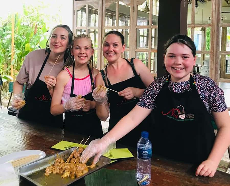 Seminyak: Balinese Cooking Class & Market Tour - Back to Warung Nia: the setup that keeps you cooking
