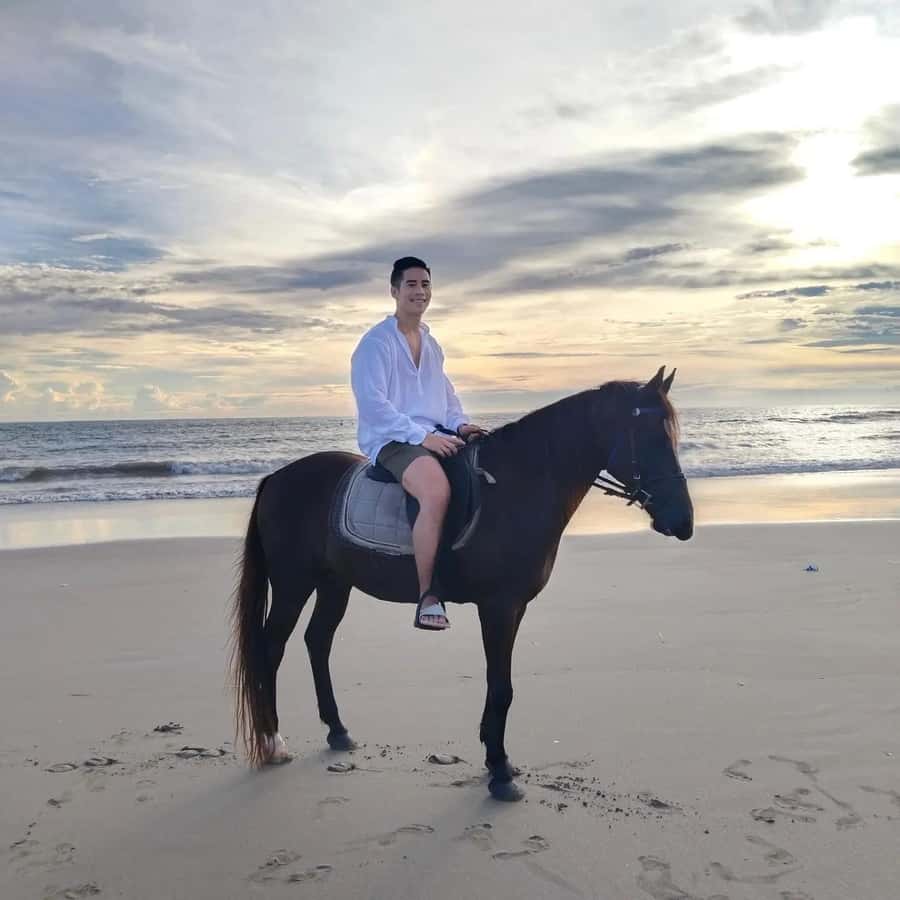 Seminyak Beach Horse Riding Experience - The safety briefing and horse handling, what should actually make you feel comfortable