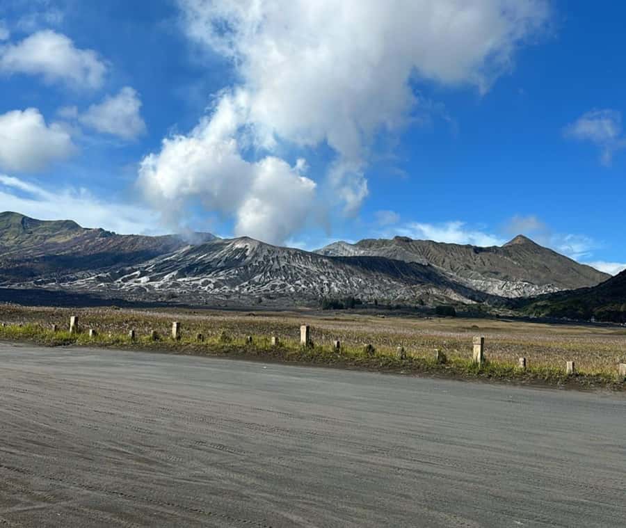 SHARED Bromo Jeep Tour include tickets From MALANG - The shared 4x4 ride across the Sea of Sand