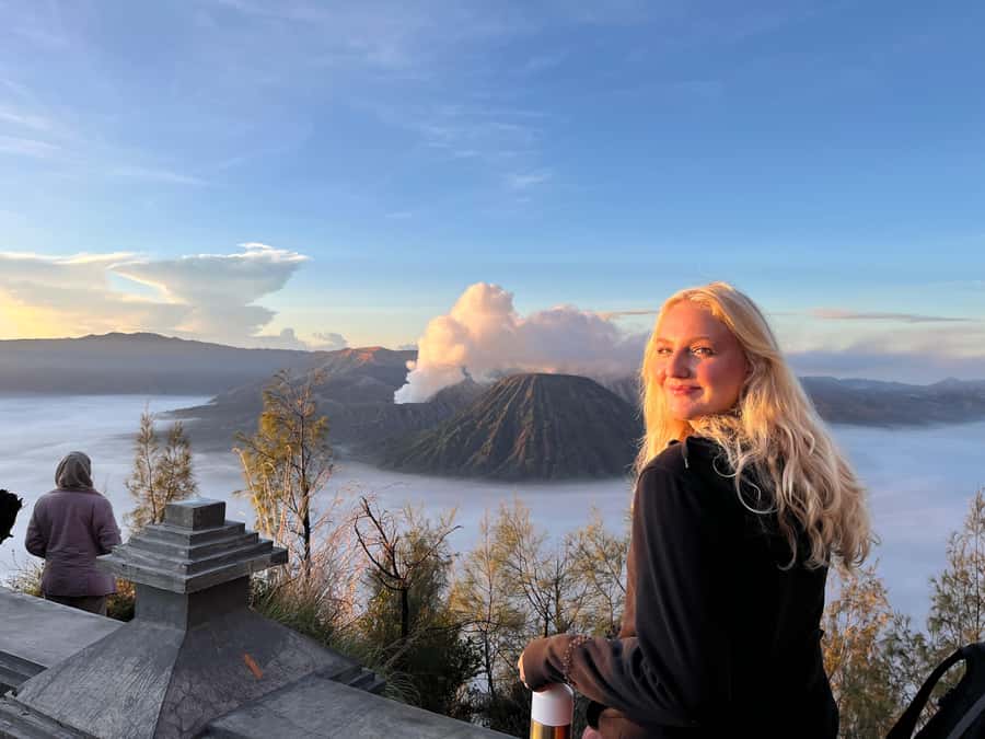 Sharing Trip : Bromo & Ijen Tour with Hot Spring Relaxation - Bromo sunrise, the sea of sand, and the crater rim hike