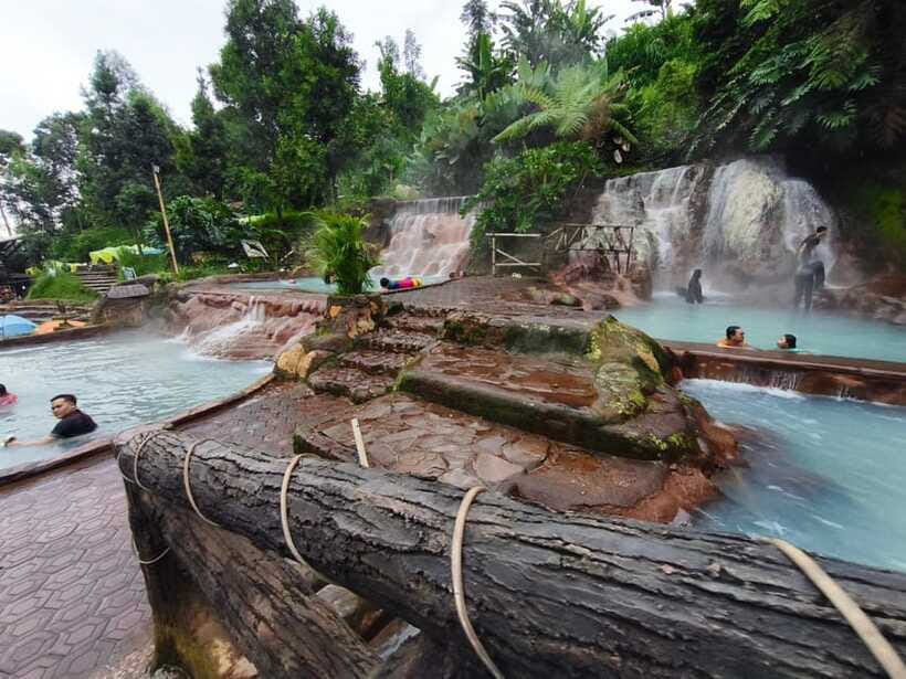 Start 10am Bandung Group Tour Volcano, Waterfalls, Hotspring - What to bring so the day stays comfortable