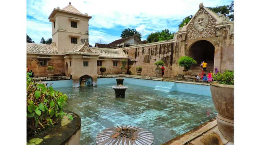 Sultan Palace, Water Castle & Prambanan Temple Guided Tour - Key things to know before you go