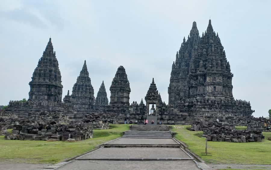 Sunset at Prambanan & Including Ticket Ramayana Ballet Show - Guided Prambanan Temple Time, Not Just Wandering
