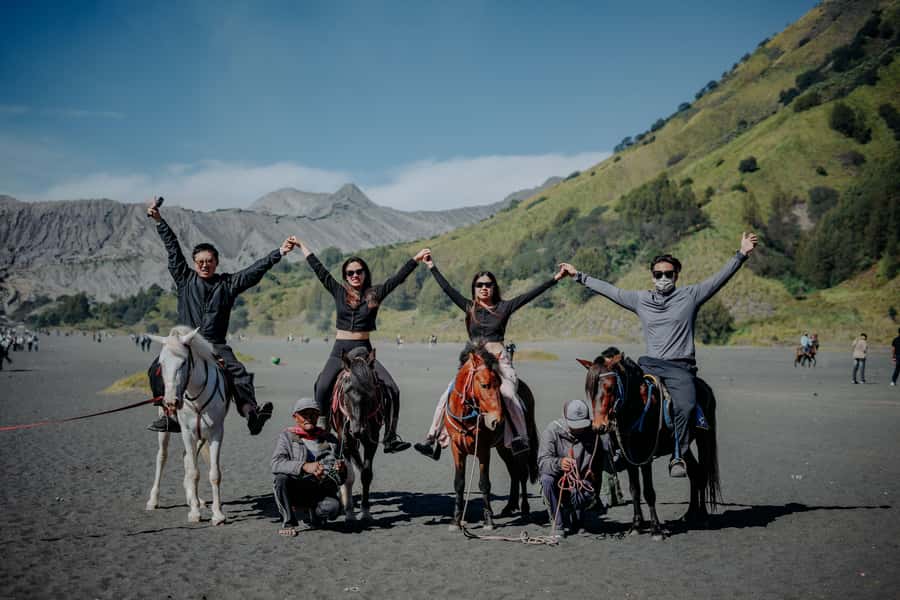 Surabaya: Budget Friendly Private Bromo Sunrise Tour - Mt Semeru and the Wider View: What the Tour Is Really Chasing