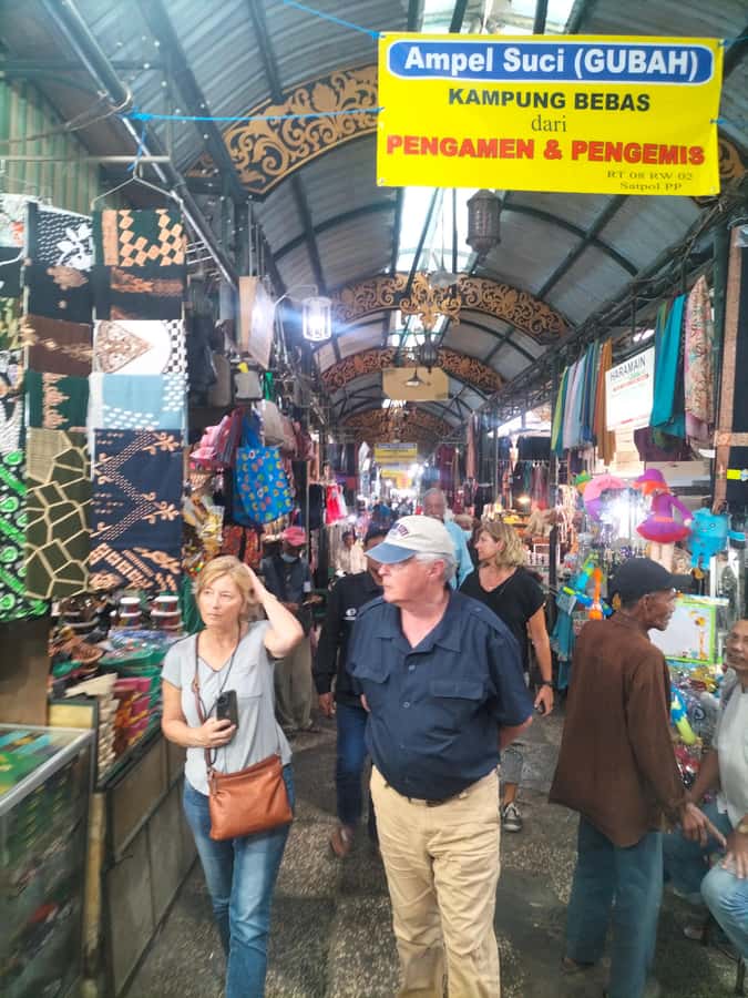 Surabaya Historiculture Private Day Tour - Getting Picked Up in Surabaya: The AC Van Rhythm for 4 to 5 Hours