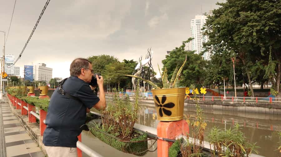 Surabaya Historiculture Private Day Tour - Sunan Ampel Great Mosque and the Food Market: Where the Tour Turns Human