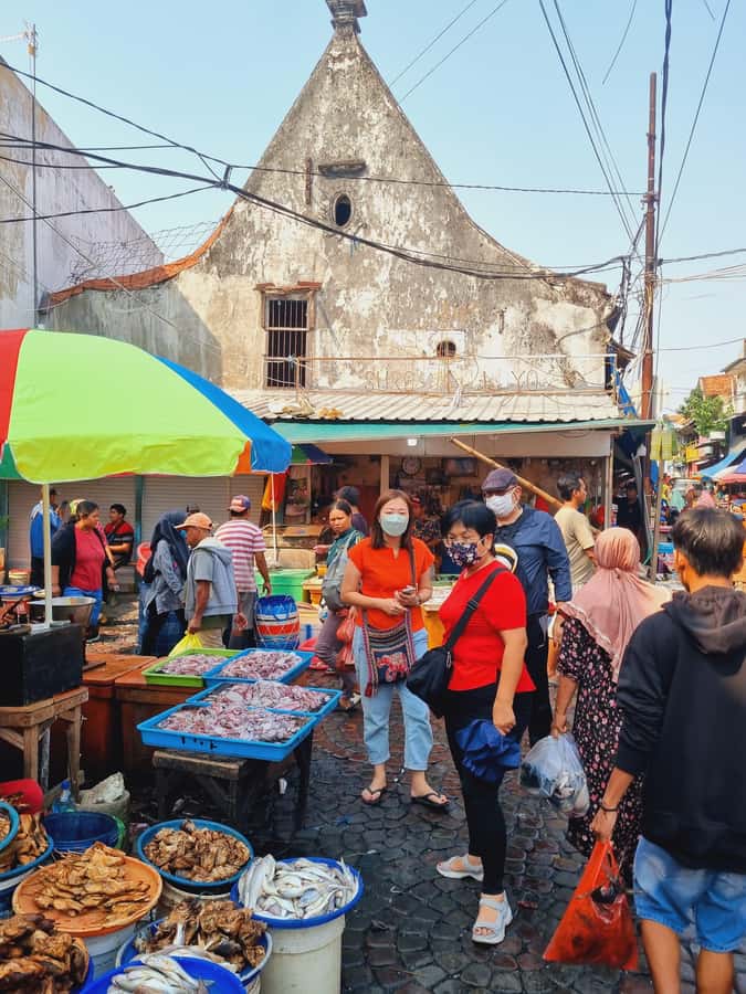 Surabaya Historiculture Private Day Tour - Sanggar Agung Temple: A Cultural Pause With Contrast