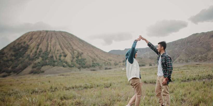 Surabaya / Malang: Bromo Afternoon Ultimate Tour - Savannah and the black-sand desert, where the terrain does the talking