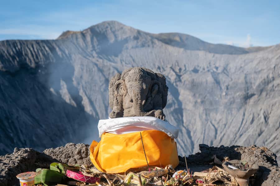 Surabaya/Malang/Probolinggo: 2D1N Bromo Ijen W/Bali Drop-off - Day 2: Ijen Before Dawn, Crater Trek, Miners at Work, and Blue Fire If Conditions Allow