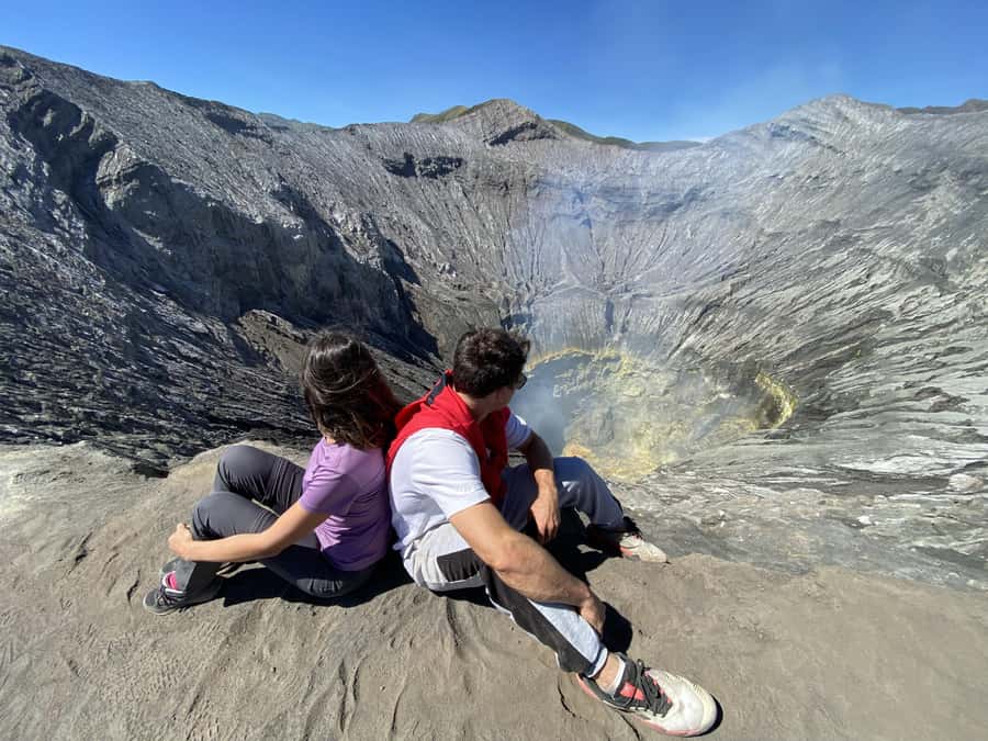 Surabaya: Mount Bromo Sunrise Efficient 1 Day Tour - How the day flows: pickup, viewpoint breaks, and pacing