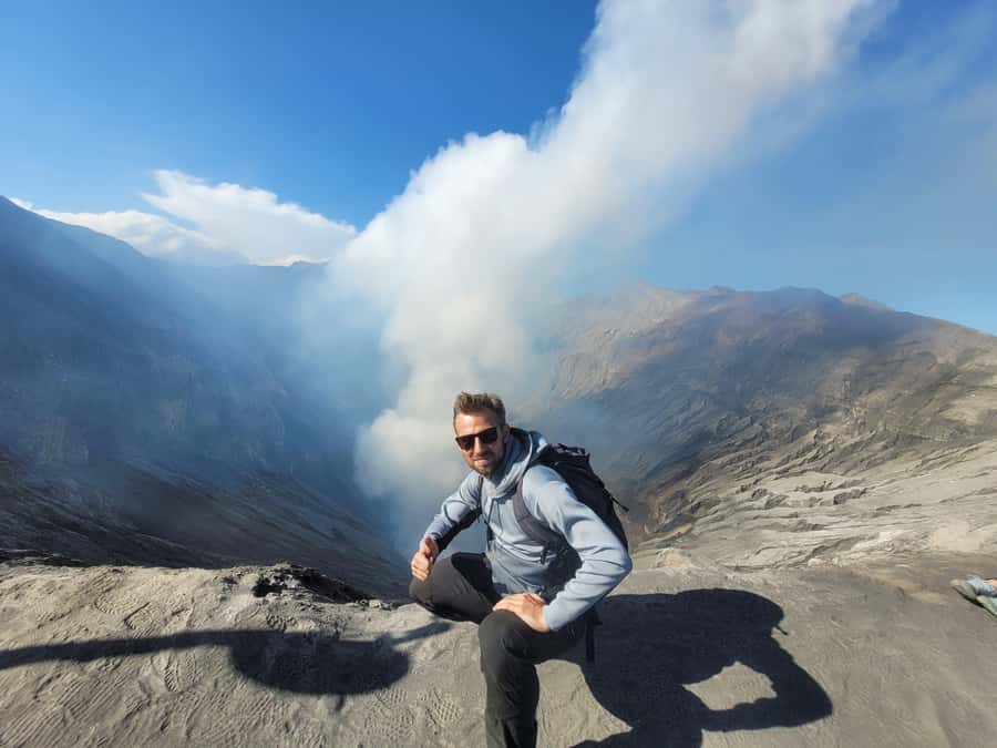 Surabaya: Mount Bromo Sunrise Efficient 1 Day Tour - Guides and drivers: what the best feedback actually points to