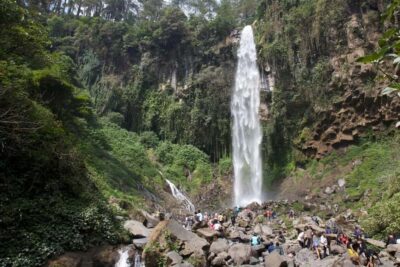 SURAKARTA (SOLO CITY) : CUSTOMIZED TOURS WITH CAR DRIVER