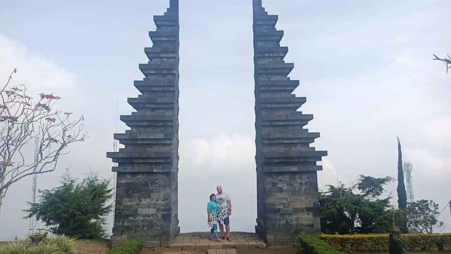SURAKARTA (SOLO CITY) : CUSTOMIZED TOURS WITH CAR DRIVER - Who This Solo City and Temples Tour Fits Best