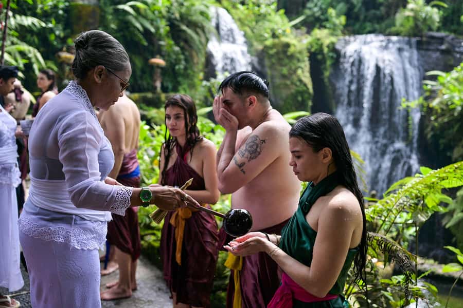 Taman Beji Griya Waterfall: Holy Bathing/Soul Retreat Ritual - After the cleansing: the jamu drink and how to land the feeling