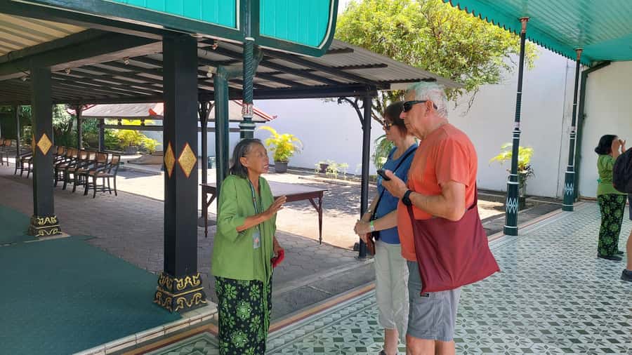 Taman sari water castle, sultan palace & local food tasting - The 10-minute transfer to Taman Sari water castle