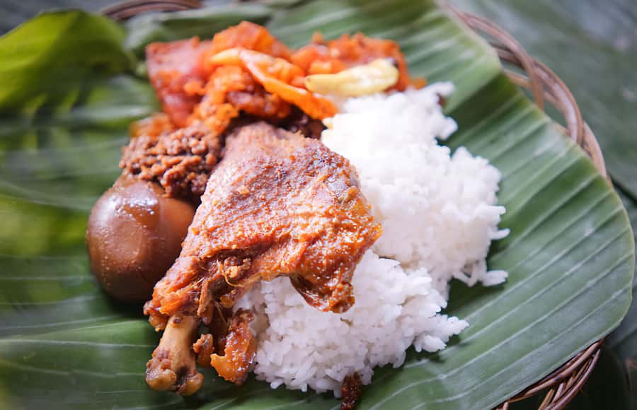 Taman sari water castle, sultan palace & local food tasting - What to bring, and what you should skip