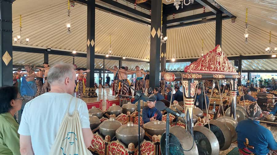Taman sari water castle, sultan palace & local food tasting - Who should book this tour, and who should consider alternatives
