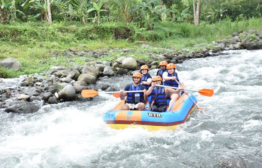 Telaga Waja River: Rafting Expedition with Lunch - Rapids and Paddling: How Difficult Is Class II and III?