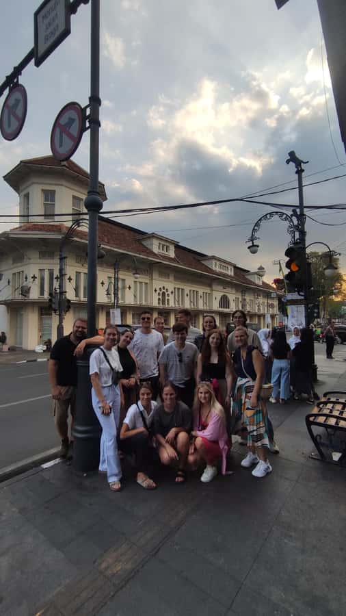The heart of Bandung and Grand Mosque Guided Walking Tour - How the Guide Makes This More Than a Quick Sightseeing Loop