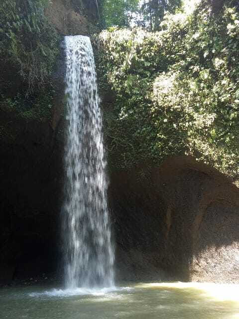 Tour the island of Bali with expert tour guides in Spanish. - Tibumana waterfall in Bangli, and how to plan for a swim