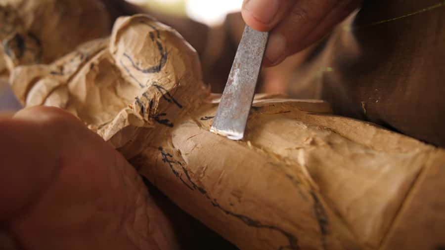 Ubud: 3-Hour Wood Carving Master Class - First stop: WS Art Studio, Ubud