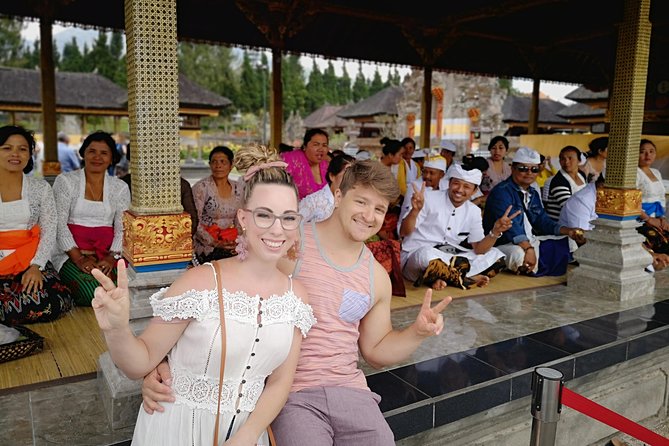 Ubud Bali Driver ( Bali Custom Tour ) - Sacred Monkey Forest Sanctuary: hundreds of monkeys, no surprises