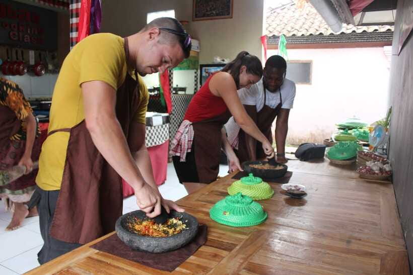 Ubud: Balinese Cooking Class and Market Tour - Practical Tips: Pickup in Ubud, What to Bring, and Market Sensitivities