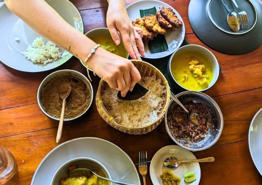 Ubud: Balinese Cooking Class at an Organic Farm - Arriving at the Organic Farm Kitchen, Where Daily Life Shows Up