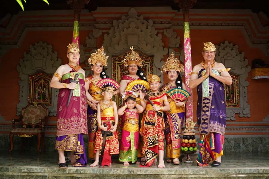 Ubud: Balinese Costume Photoshoot with Make Up - Value in Ubud: $26 for costume, makeup, and a real photographer
