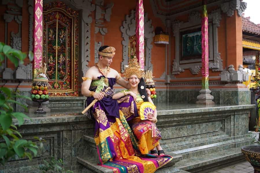 Ubud: Balinese Costume Photoshoot with Make Up - Balinese hair and makeup: the part that makes it feel real