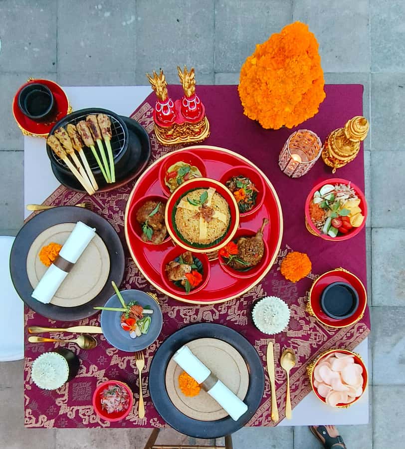 Ubud: Balinese Royal Dinner with Tropical Forest Views - Four-course Balinese dinner: how to think about the menu like a tasting