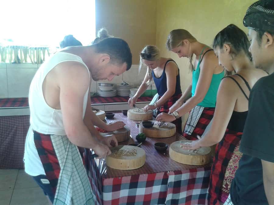 Ubud Cooking : All Inclusive Cooking Class - Entering Ubud’s morning market routine at Pasar Pejeng