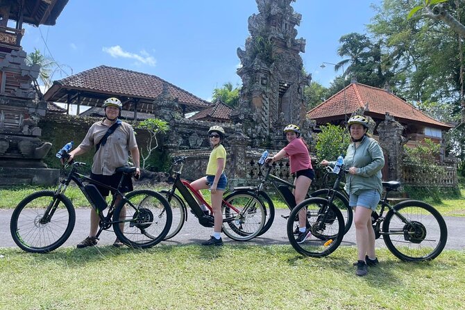 Ubud eBikes Tour to Tegallalang Rice Terrace - Cultural stops at a Balinese home and a temple