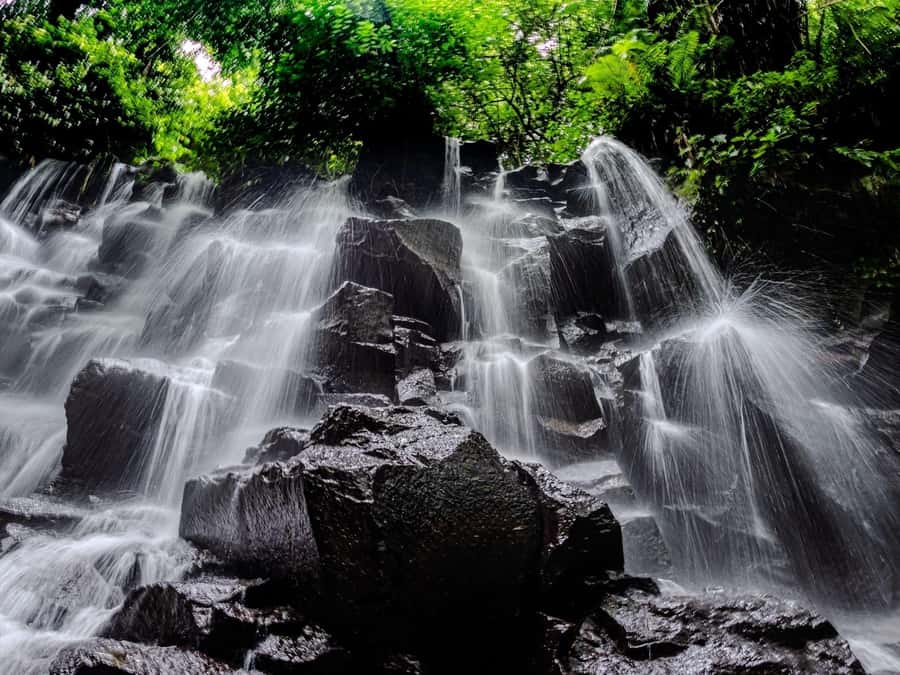 Ubud: Hidden Gems and Waterfalls Private Tour - Goa Raja and Tukad Cepung: cave water and stair logic