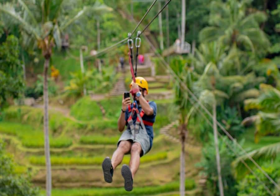Ubud: Horse Riding, Zip-Line Tour & Waterfall Tour - Guides and the photo factor: why your person behind the scenes matters
