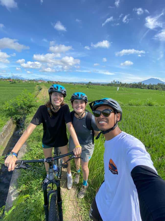Ubud : PRIVATE Bike Tour inside Rice Field with meal & pool - The rice-field route that does not feel like a loop for photos