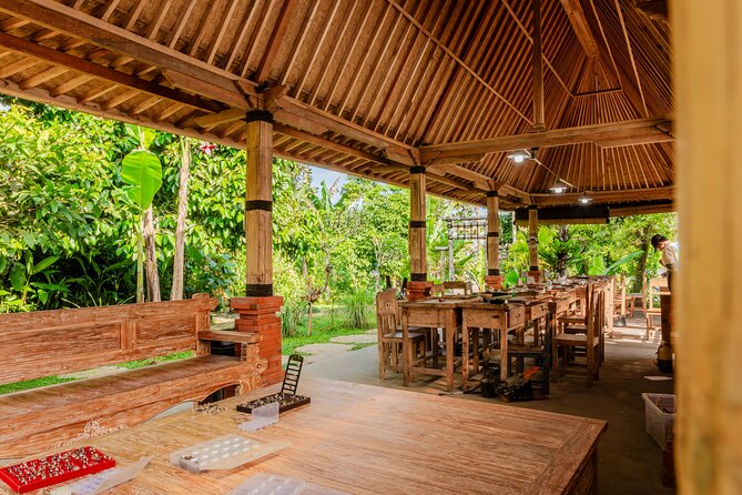 Ubud Silver Class Jewelry making in bali - Ubud Silver Class in Delodsema: The Local-Workshop Feeling