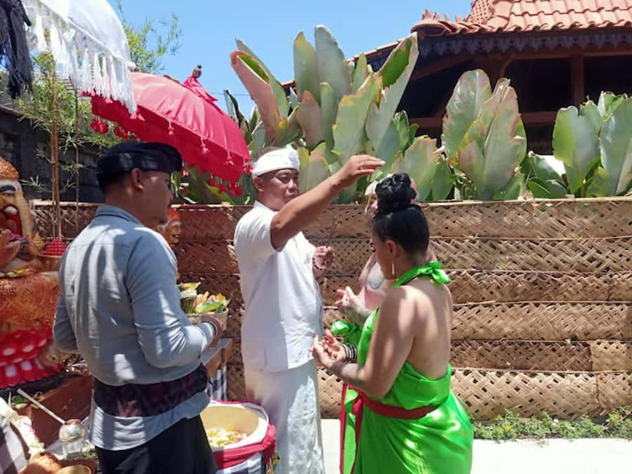 Ubud: Spiritual Cleansing, Palm Reading, & Trauma Healing - What’s Included, and What You Might Pay Extra For