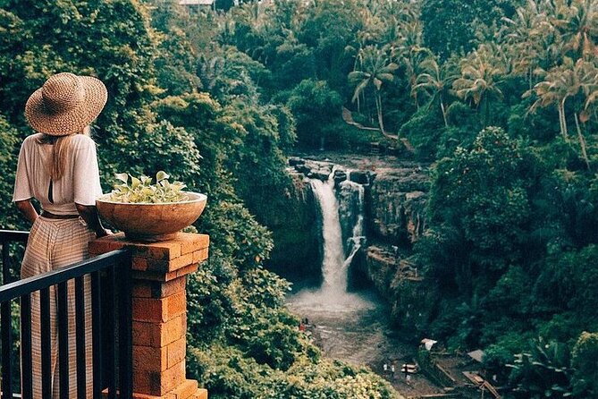 Ubud: Swing - Monkey Forest - Waterfall - Temple - Rice Terraces - Art Crafts - Tegallalang Rice Terraces: walk the paddies, not just take photos